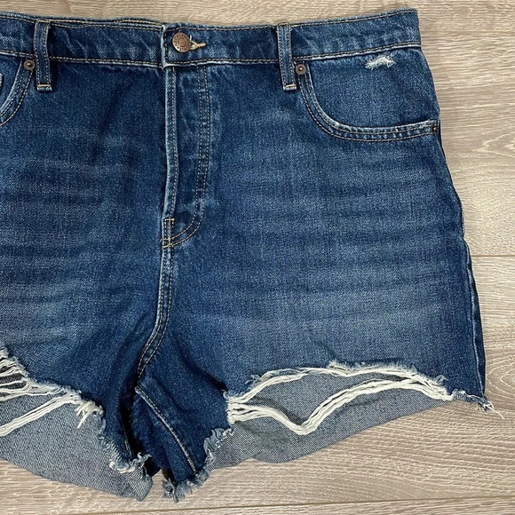 Calvin Klein High Rise  Distressed Denim Jean Shorts 32 - Picture 5 of 15